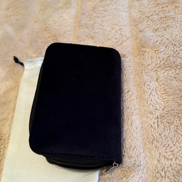TOUS Velvet Jewelry Pounch Travel Organizer Black Ivory With Dust Bag - Picture 7 of 11
